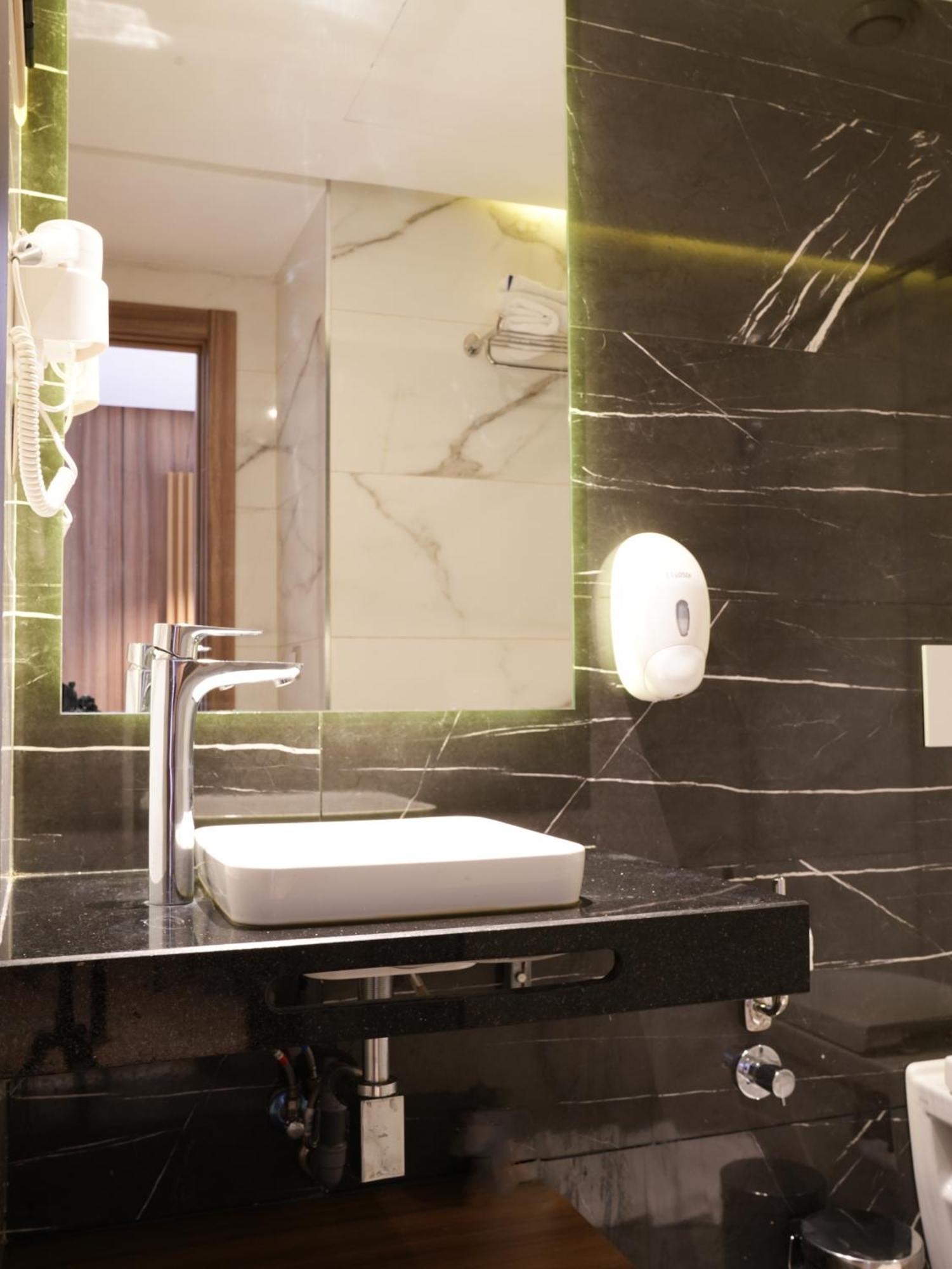 First Suites Hotel Rabat Zewnętrze zdjęcie